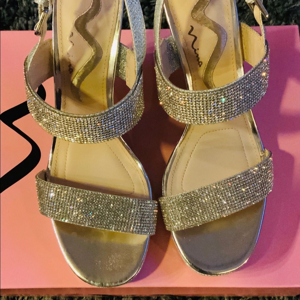 Nina Silver Wedge